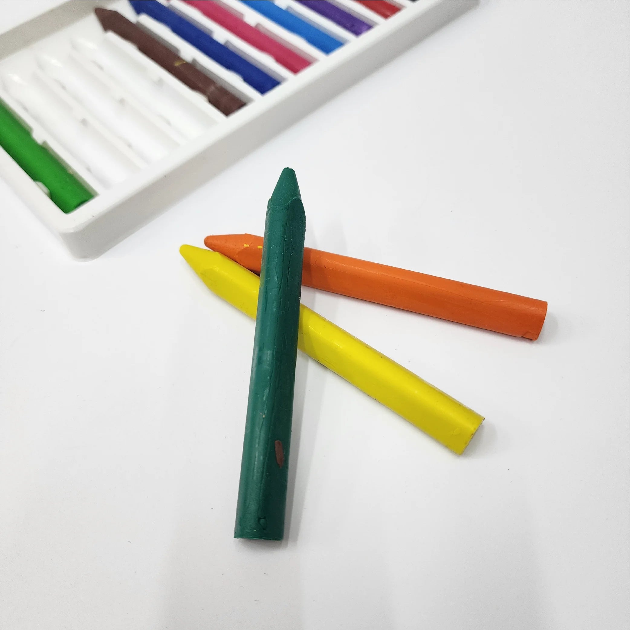 12-Color Crayon Set