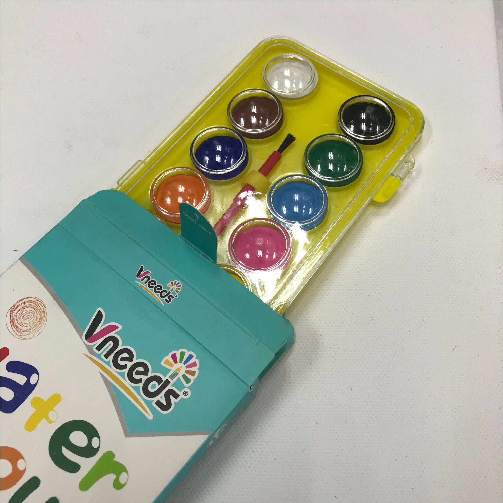 16-Piece Watercolor Set